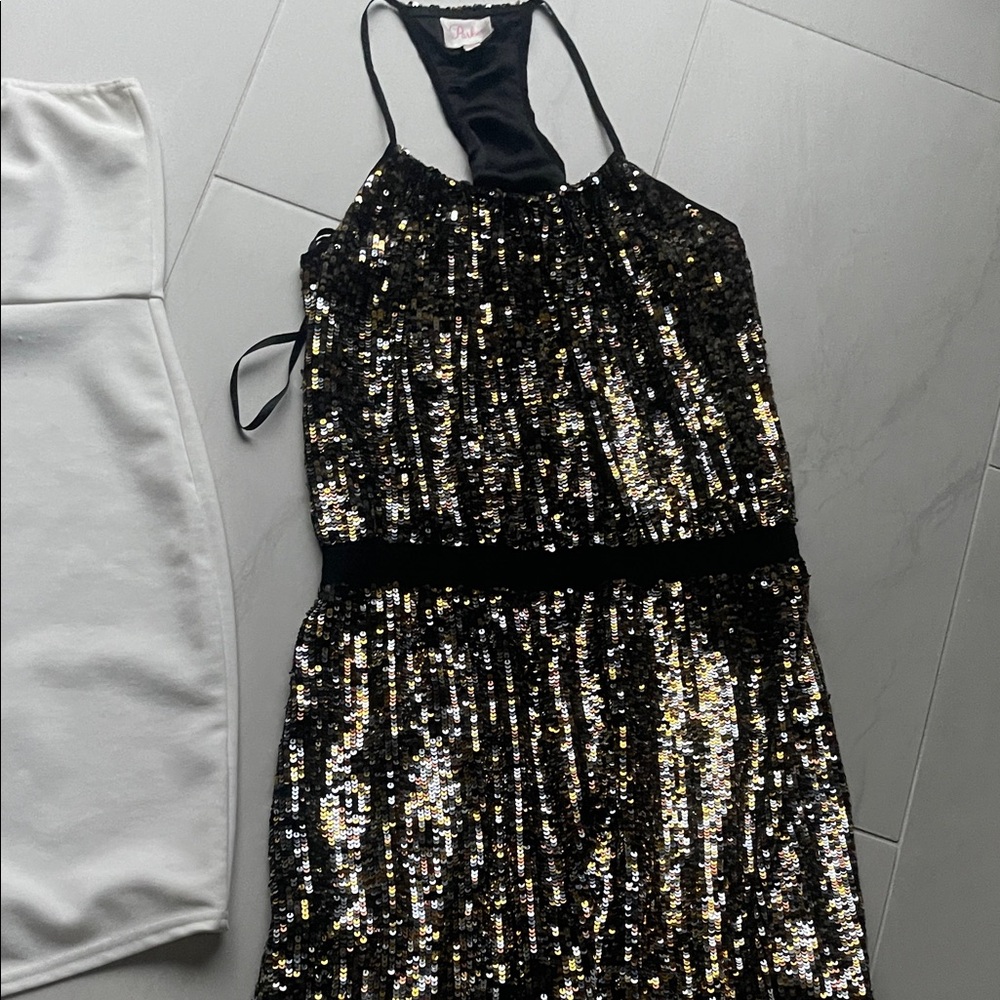 DRESSES - Picture 5 of 5